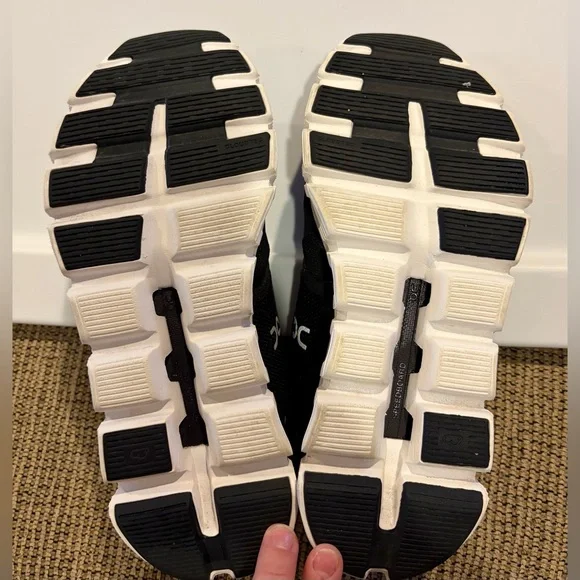 On Cloud 6 Sneakers - Picture 9 of 15